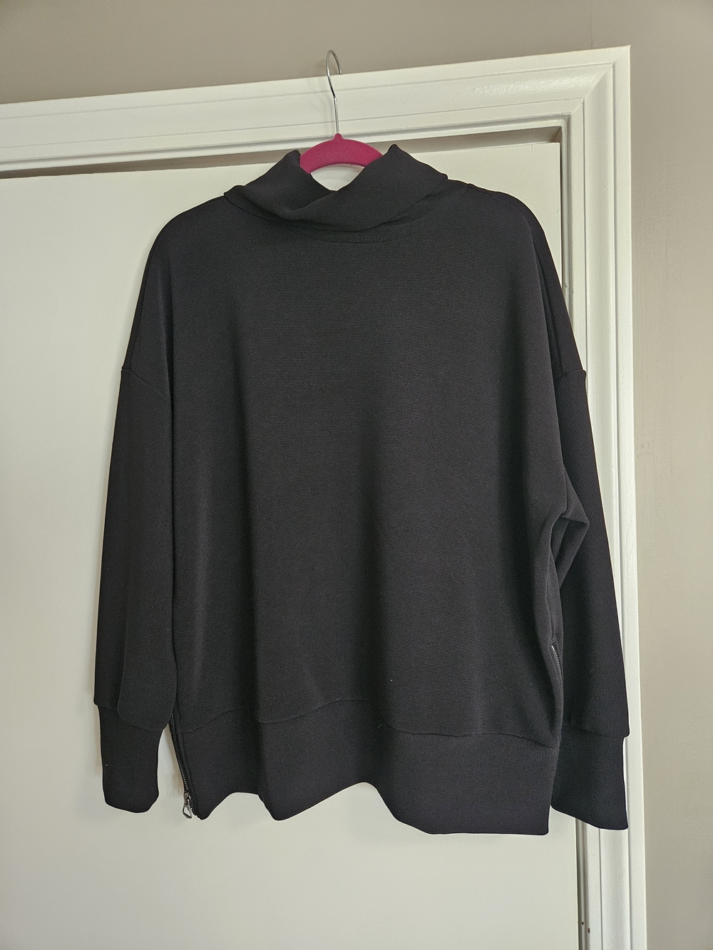 Simply Vera Wang Black Textured Pullover Size Large